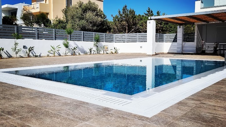 Watch our South Beach Villas review
