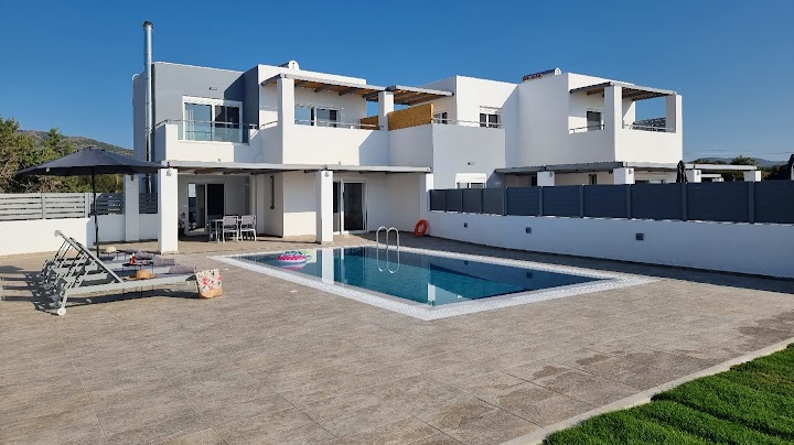 Watch our South Beach Villas review