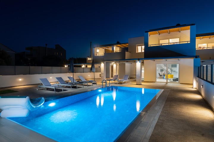 Watch our South Beach Villas review
