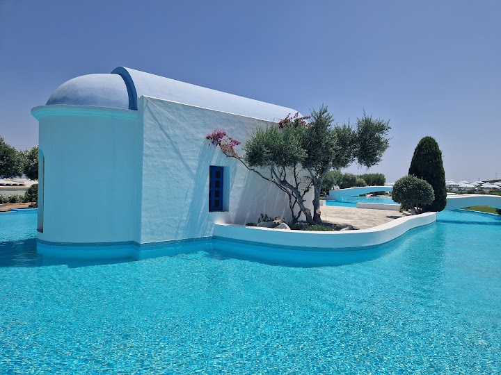 Watch our Amphitheater Atrium Prestige review