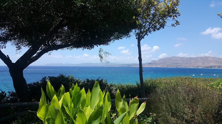 Watch our Philosophia Beach Restaurant review