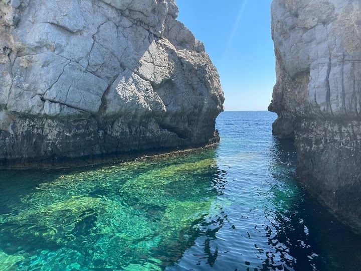 Watch our Navarone Bay review