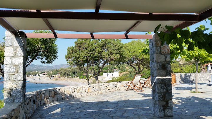 Paraktio Beach Apartments