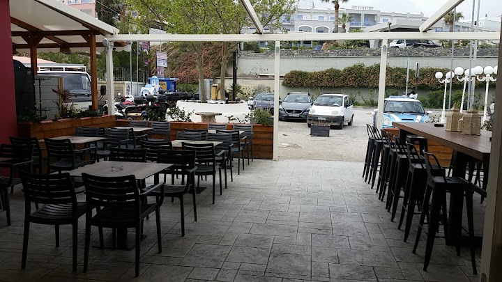 Daluz Sports Bar & Street Food