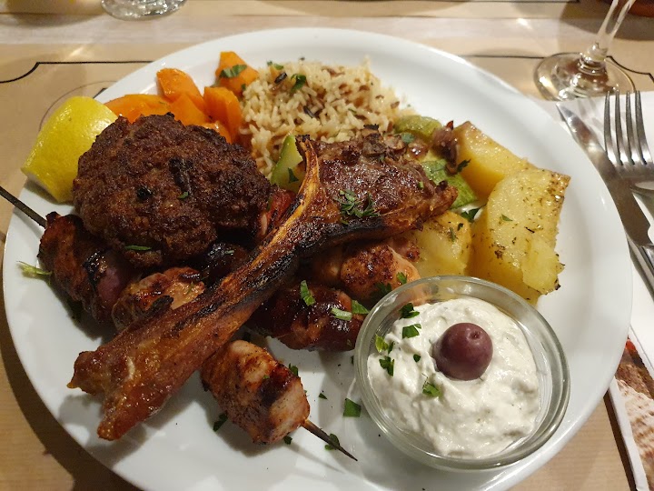 Taverna Periklis. Traditional greek restaurant